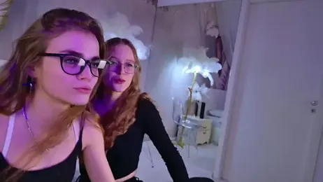 MandyMils webcam model stream image