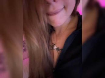 Villanelle webcam model stream image