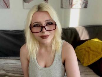 KittyKittyHey webcam model stream image