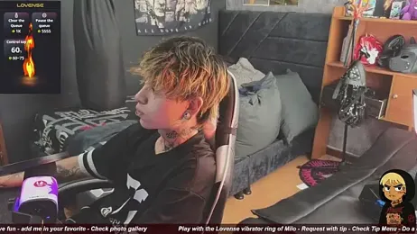 AcidMilo webcam model stream image