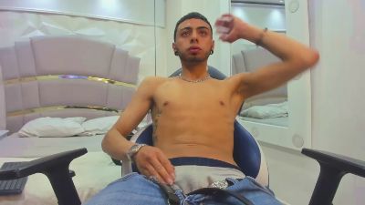 Phoeniix19 webcam model stream image