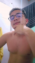 kuro37 webcam model stream image