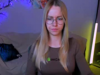esma_shine webcam model stream image
