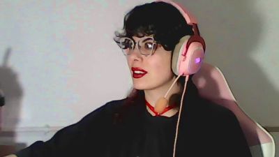 owly_bloom webcam model stream image