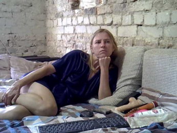 ptichka38 webcam bongacams model stream image