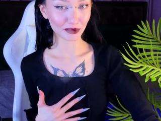 holly-berryy webcam model stream image