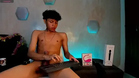 _taylor_black webcam model stream image