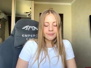 mayrahux webcam model stream image