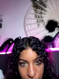 AlyssaHottv_ webcam model stream image