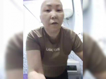 F_L_I_R_T_I_N_G webcam bongacams model stream image
