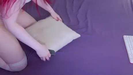 Evapeach_ webcam model stream image