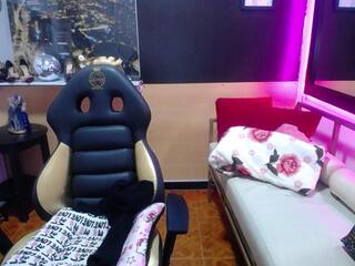 Hanna Lamber webcam flirt4free model stream image