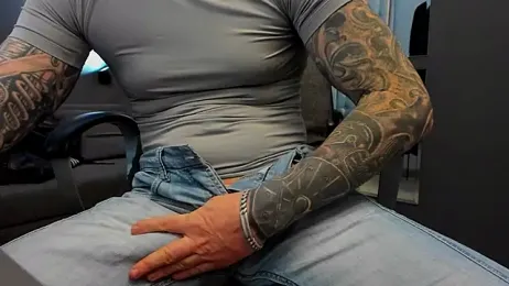 AronGrant webcam stripchat model stream image