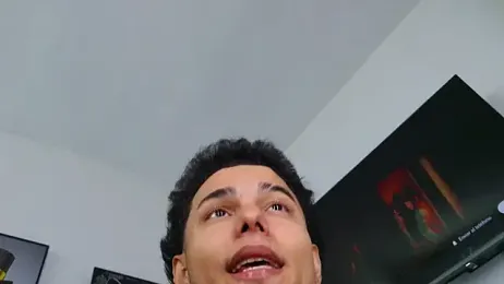 Skartoliver webcam model stream image