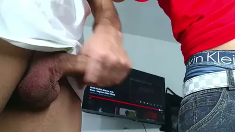Skartoliver webcam model stream image