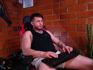 Davis Brave webcam model stream image