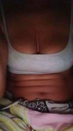 LaralallA webcam cam4 model stream image