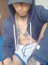 Tattoboy19cm webcam model stream image