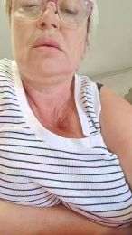LindaL69 webcam model stream image