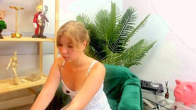 KatieBeam webcam cam4 model stream image