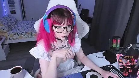 Yumi_Youkai webcam stripchat model stream image