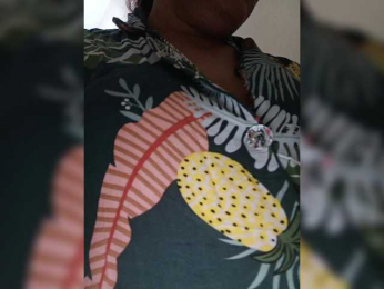 Misskissing webcam model stream image