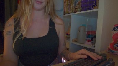 pinkladyx2 webcam model stream image