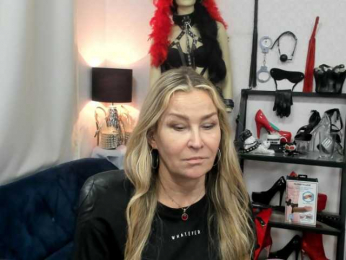 Soft-Crystal webcam model stream image
