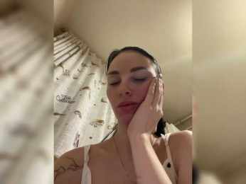 adelinaaaa77 webcam model stream image