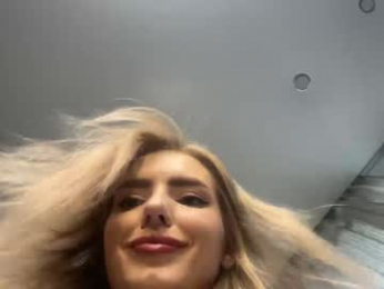 llittle_mi webcam model stream image