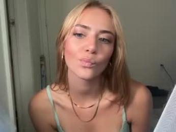 honeyyy95 webcam chaturbate model stream image