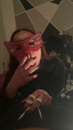 Marynikk_ webcam model stream image