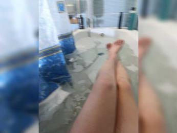 Mmmmyyyyrrrr webcam model stream image
