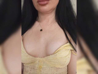 Black_chick webcam model stream image