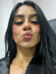 Lau_val69 webcam stripchat model stream image