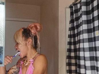 Dollyrose webcam model stream image
