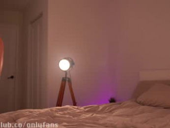 heyhorny_cb webcam model stream image