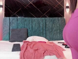 Bella Riverss webcam flirt4free model stream image