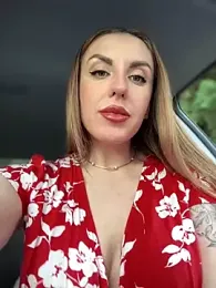MilfNextDoor20 webcam model stream image