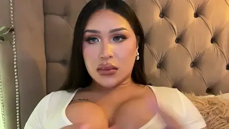 Your_Majesty_Tyra webcam model stream image