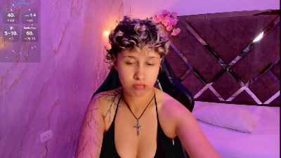 TaylorLeeh webcam model stream image
