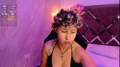 TaylorLeeh webcam model stream image