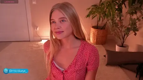 Miablueye webcam stripchat model stream image