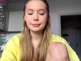 kira_saning1 webcam model stream image