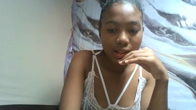 Shinah webcam model stream image