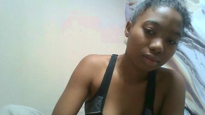 Shinah webcam model stream image