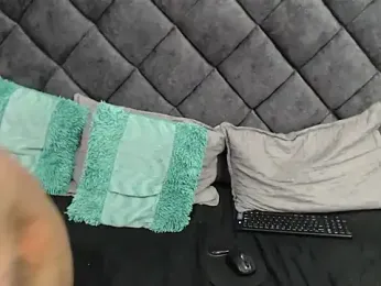 santy_and_manu webcam model stream image