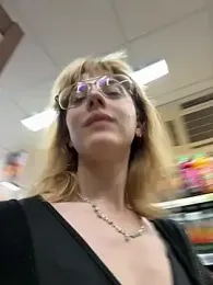 Only_April webcam model stream image