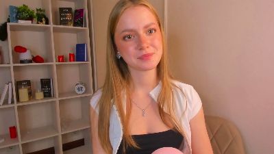 ShielaTudor webcam model stream image