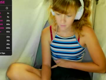 its_lily webcam model stream image